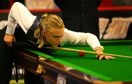 郭晶晶谈初遇霍启刚，有谁注意到他的眼神？真爱是藏不住的！.