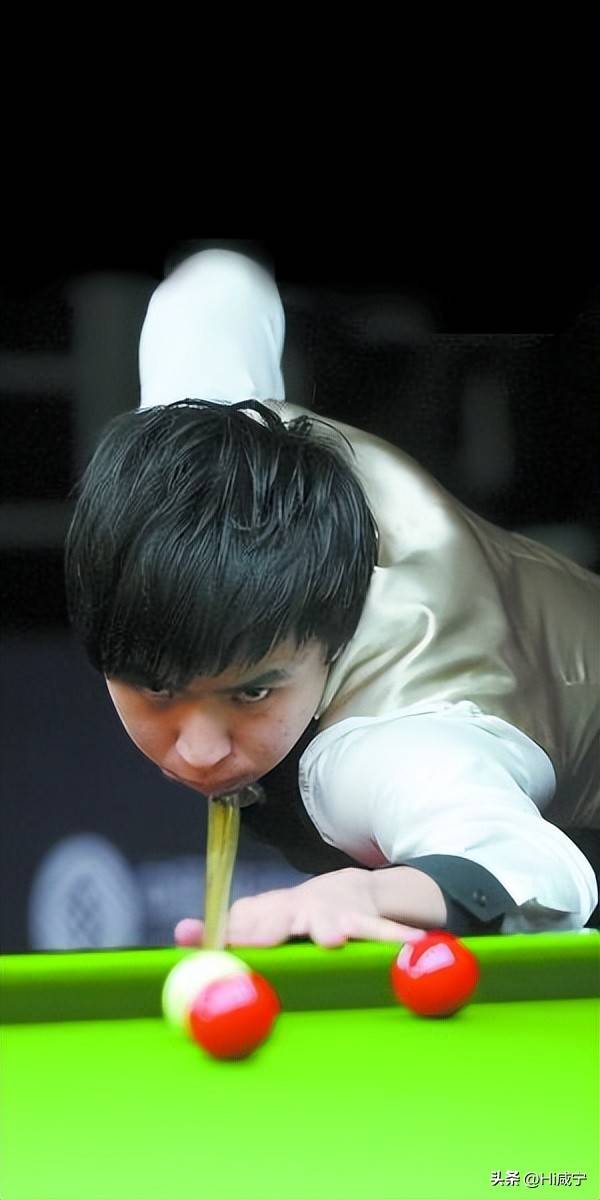 比赛中他展 比赛中他展